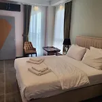 Comfort 4 Bedroom View 亚洛瓦